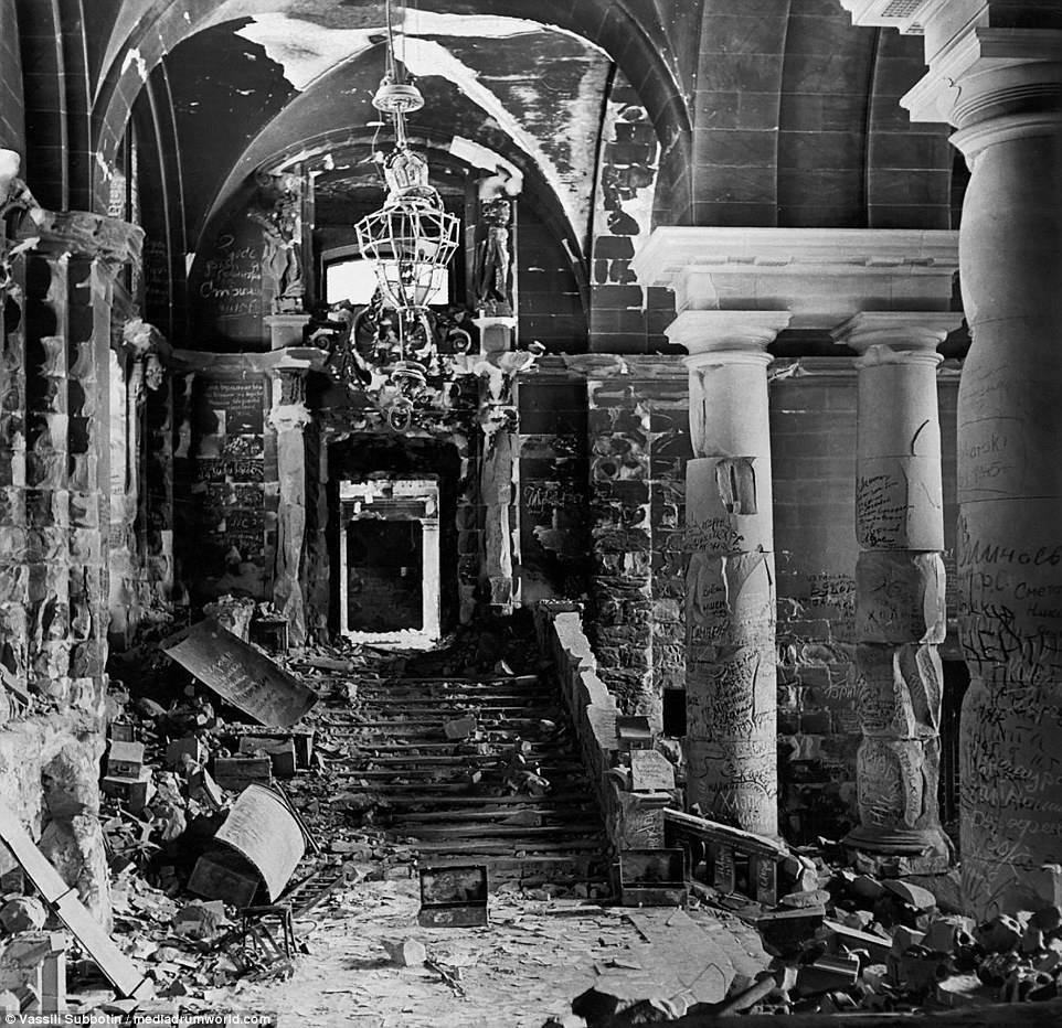 reichstag destroyed 1945