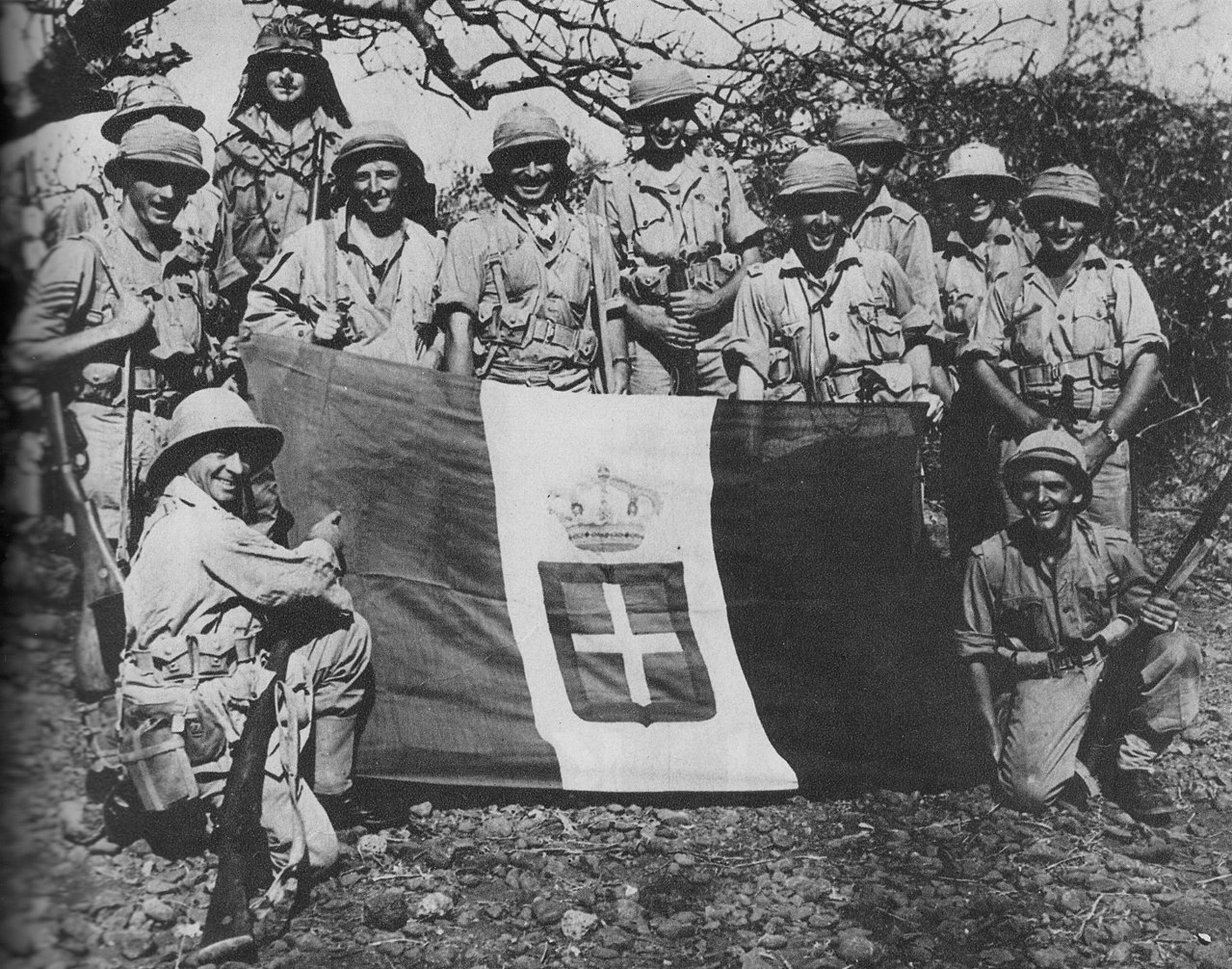 south african soldiers italian flag ww2