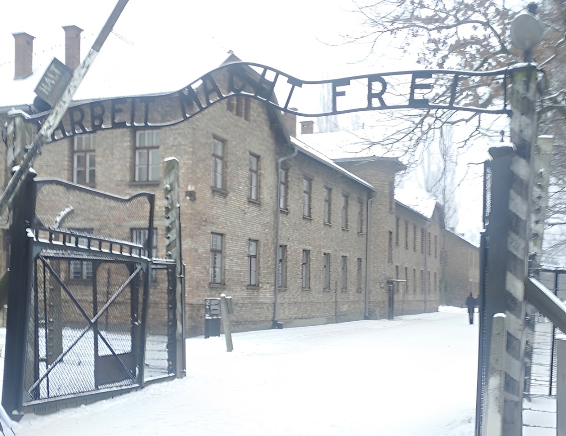 arbeit macht frei auschwitz